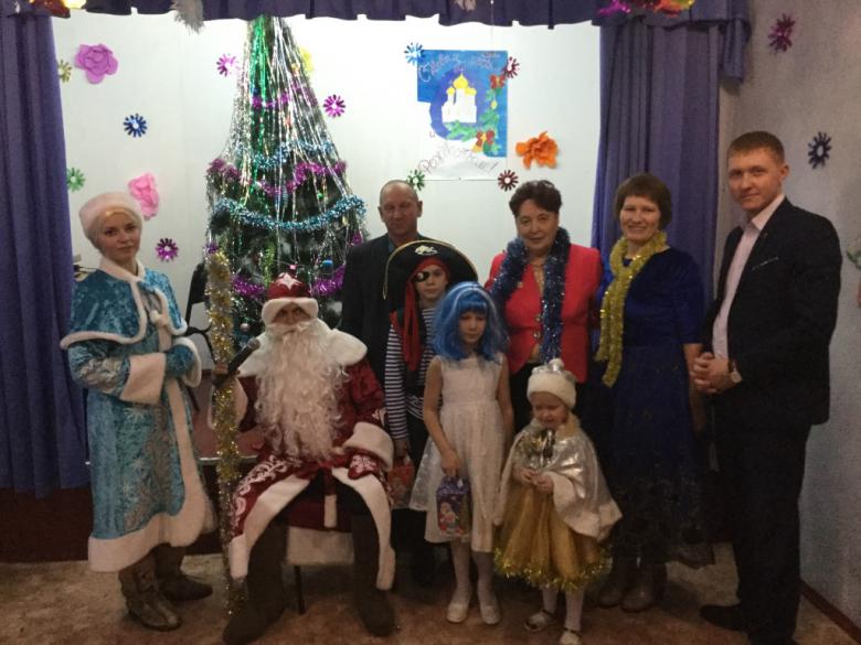 28 декабря депутат Т.Н. Казанцева организовала Новогоднее представление в Абатском районе -  самом отдаленном районе Тюменской о