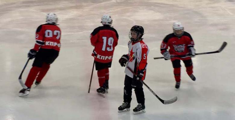 Детская хоккейная команда из Тобольска будет выступать под лейблом КПРФ