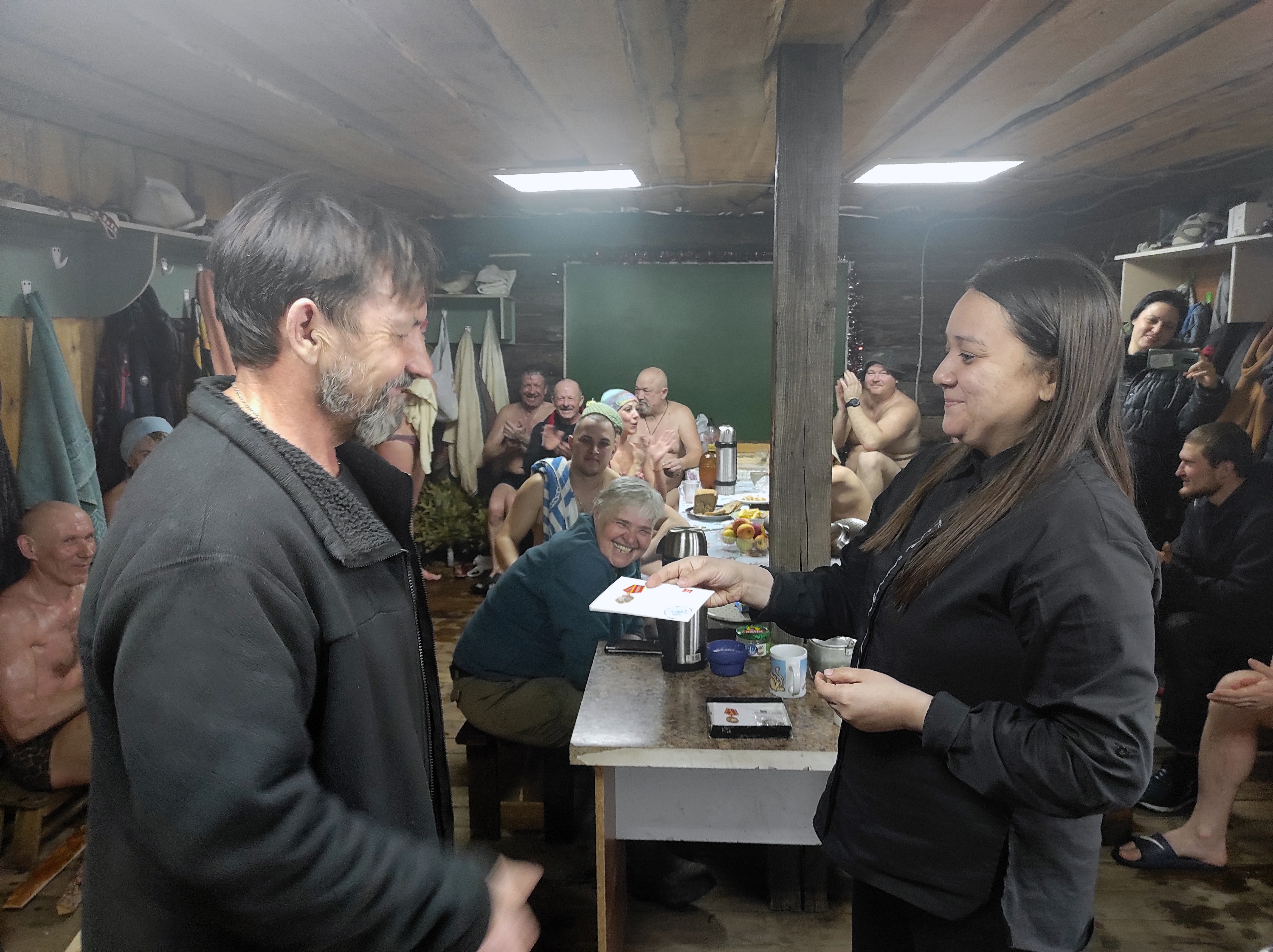 Регина Юхневич встретилась с активистами клуба закаливания и зимнего купания «Моржи Тюмени»