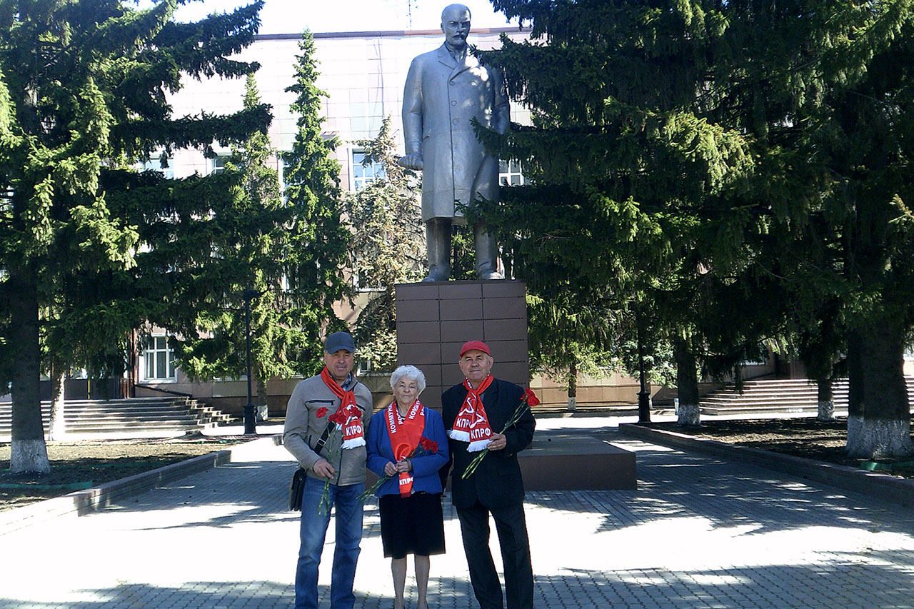 Возложение цветов к памятнику В.И. Ленина в г. Ялуторовске